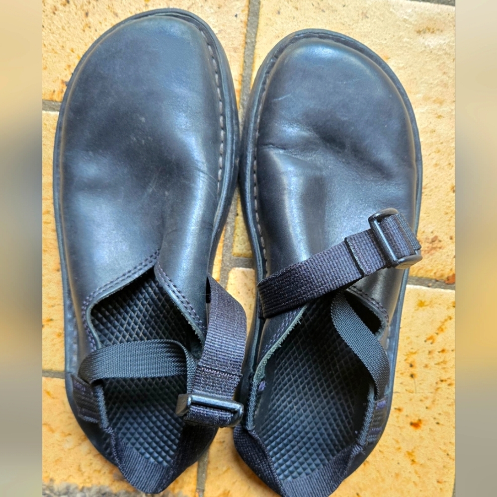 Chaco gorgeous black leather "Vibrum" sandle slide work clog sz7.5 - Picture 1 of 6